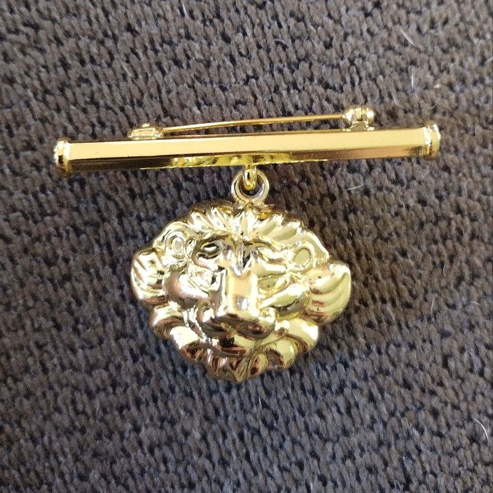 Vintage Gold Lion's Head Brooch